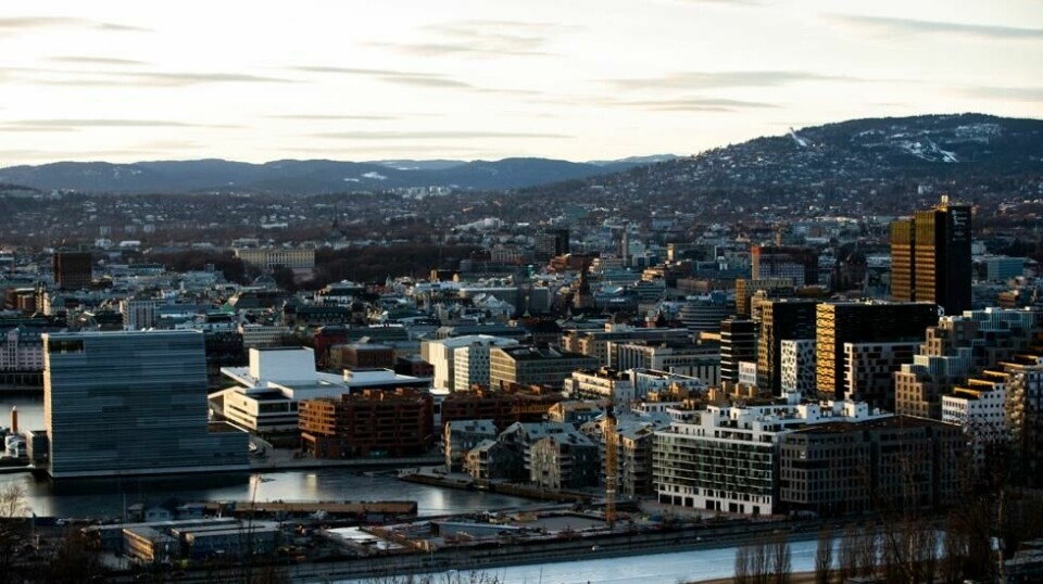 Oslo har nå samme smittesituasjon som storebror Stockholm, til tross for langt strengere restriksjoner for befolkningen. Illustrasjonsfoto: Berit Roald / NTB
