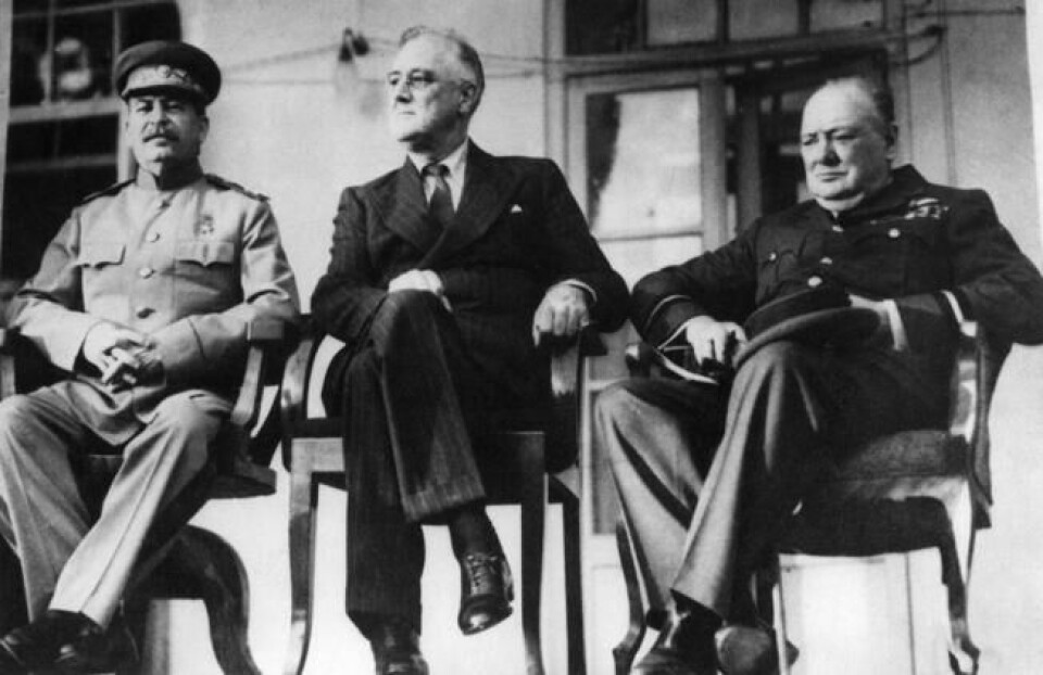 I november 1943 møttes Stalin, Roosevelt og Churchill i Tehran, den første felleskonferansen for de allierte i kampen mot Nazi-Tyskland og dets forbundsfeller. I november 1943 møttes Stalin, Roosevelt og Churchill i Tehran, den første felleskonferansen for de allierte i kampen mot Nazi-Tyskland og dets forbundsfeller. Foto: NTB scanpix