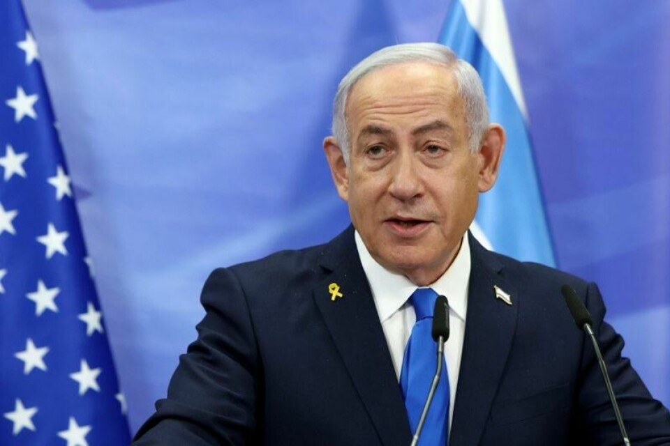 Israels statsminister Benjamin Netanyahu har instruert sine forhandlere til å fortsette samtalene med Hamas om en fortsatt våpenhvile.