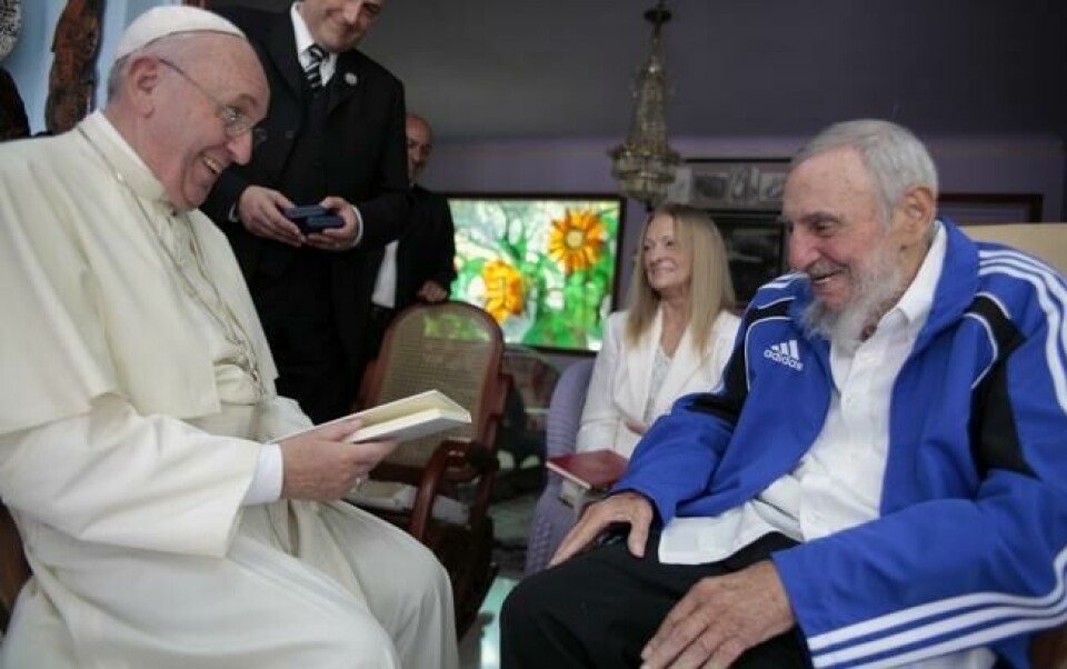 Det var god stemning mellom pave Frans og Fidel Castro da de møttes i Havana for tre år siden. Det var god stemning mellom pave Frans og Fidel Castro da de møttes i Havana for tre år siden. Foto: Alex Castro / AP