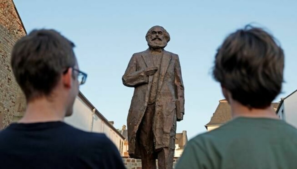 I Trier, i Tyskland, Karl Marx sitt fødest, ble det 5. mai reist en fem meter høy statue i hans ære. I Trier, i Tyskland, Karl Marx sitt fødest, ble det 5. mai reist en fem meter høy statue i hans ære. Foto: Ronald Wittek / EPA / NTB scanpix