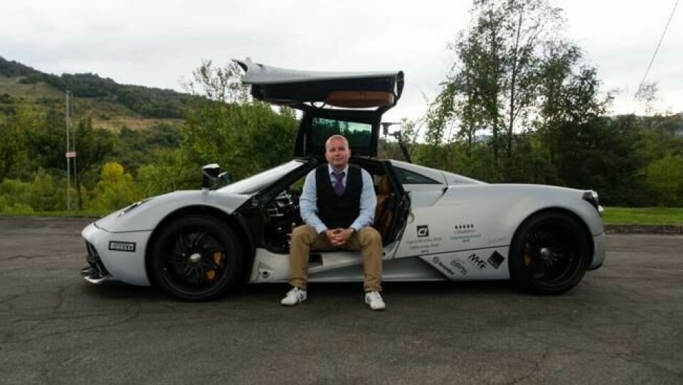 Det har blitt mange prøvekjøringer av superbiler opp gjennom årene for Lorden, som denne Pagani Huayra. Det har blitt mange prøvekjøringer av superbiler opp gjennom årene for Lorden, som denne Pagani Huayra. Foto: Privat