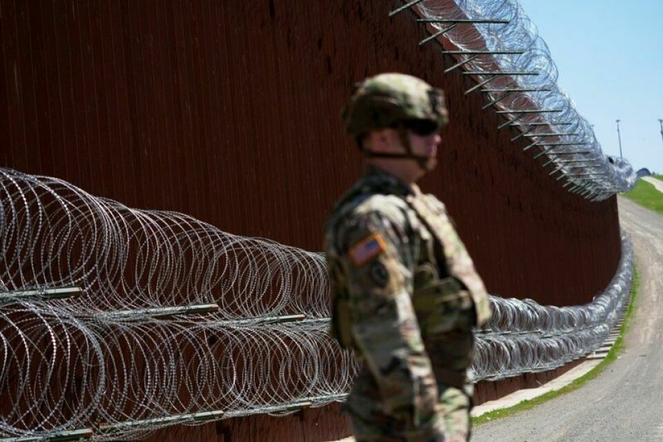 Rundt 7180 migranter ble arrestert ved grensen mellom USA og Mexico i mars. Det er det laveste nivået som noensinne er registrert, ifølge nye tall fra amerikanske grensemyndigheter.