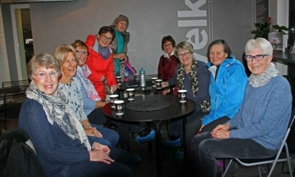 Et knippe av damene som var med på fredagstimen på Sats Elixia Lillestrøm. Her tar de seg en kaffe etter treningen. Et knippe av damene som var med på fredagstimen på Sats Elixia Lillestrøm. Her tar de seg en kaffe etter treningen. Foto: Charlotte Løvaas / ABC Nyheter