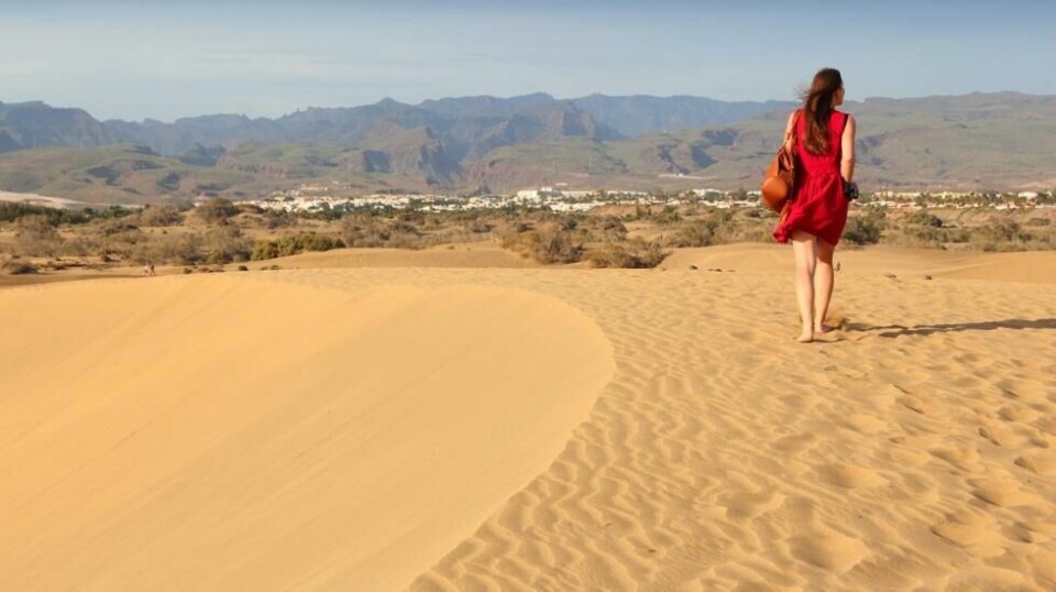 Las Dunas de Maspalomas på Gran Canaria er et naturområde som er vernet av Kanariøyenes myndigheter som spesielt naturreservat. Her er det blitt funnet maling flere steder. Foto: Shutterstock/NTB