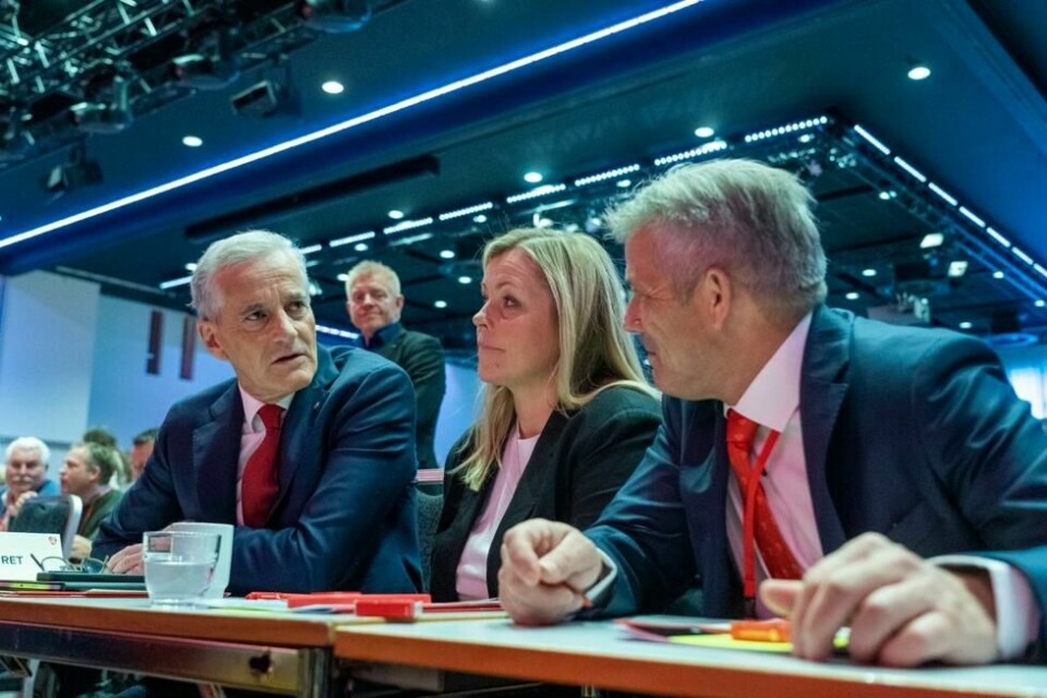 Statsminister Jonas Gahr Støre, Kjersti Stenseng og Bjørnar Skjæran på Arbeiderpartiet landsmøte i Oslo Kongressenter. Stenseng sier målingene partiet får både nasjonalt og lokalt er alt for lave. Statsminister Jonas Gahr Støre, Kjersti Stenseng og Bjørnar Skjæran på Arbeiderpartiet landsmøte i Oslo Kongressenter. Stenseng sier målingene partiet får både nasjonalt og lokalt er alt for lave. Foto: Heiko Junge / NTB