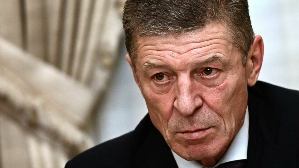 Under et møte med Putin, FSB og militæret, skal Dmitrij Kozak ha gått imot Putin da han la fram sine planer om å gå til krig mot Ukraina, ifølge kilder Reuters har vært i kontakt med. Under et møte med Putin, FSB og militæret, skal Dmitrij Kozak ha gått imot Putin da han la fram sine planer om å gå til krig mot Ukraina, ifølge kilder Reuters har vært i kontakt med. Foto: Leo Pierrard / AFP