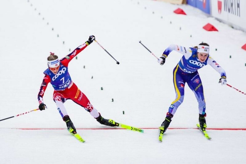 Mange nordmenn gikk glipp av historiske TV-øyeblikk under Ski-VM. Her er duellen hvor Therese Johaug tapte spurten om gullet med knappest mulig margin til svenske Ebba Andersson. Mange nordmenn gikk glipp av historiske TV-øyeblikk under Ski-VM. Her er duellen hvor Therese Johaug tapte spurten om gullet med knappest mulig margin til svenske Ebba Andersson. Foto: Gorm Kallestad / NTB