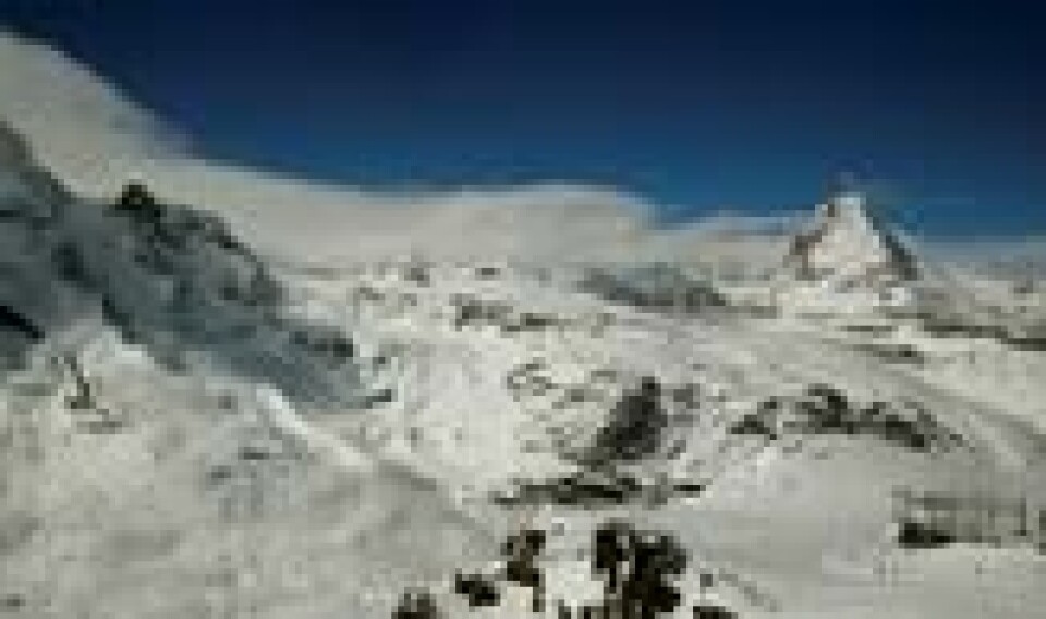 Fjellet Matterhorn (4.478 moh.) ligger i Alpene på grensen mellom Sveits og Italia. Fjellet Matterhorn (4.478 moh.) ligger i Alpene på grensen mellom Sveits og Italia. Foto: Arnd Wiegmann / Reuters
