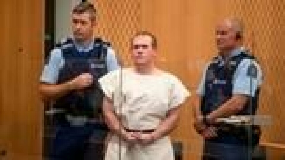 Den høyreekstreme terroristen Brenton Tarrant etter å blitt arrestert for å ha skutt og drept 51 mennesker i to moskéer i Christchurch på New Zealand. Philip Manshaus ble blant annet inspirert av Tarrants angrep. Foto: NTB / AFP Den høyreekstreme terroristen Brenton Tarrant etter å blitt arrestert for å ha skutt og drept 51 mennesker i to moskéer i Christchurch på New Zealand. Philip Manshaus ble blant annet inspirert av Tarrants angrep. Foto: NTB / AFP