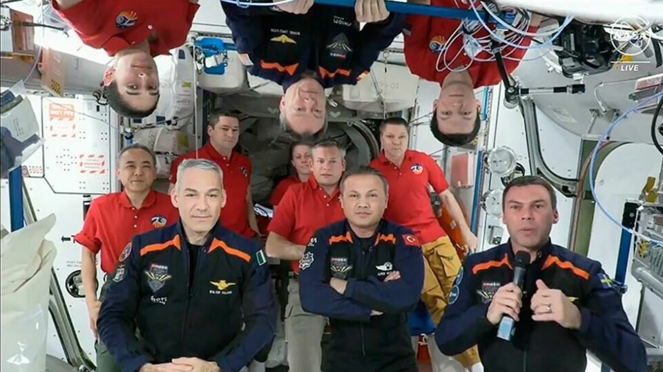 Kapselen med den svensknorske astronauten Marcus Wandt og tre andre landet i havet utenfor Florida fredag. Her fra den internasjonale romstasjonen.