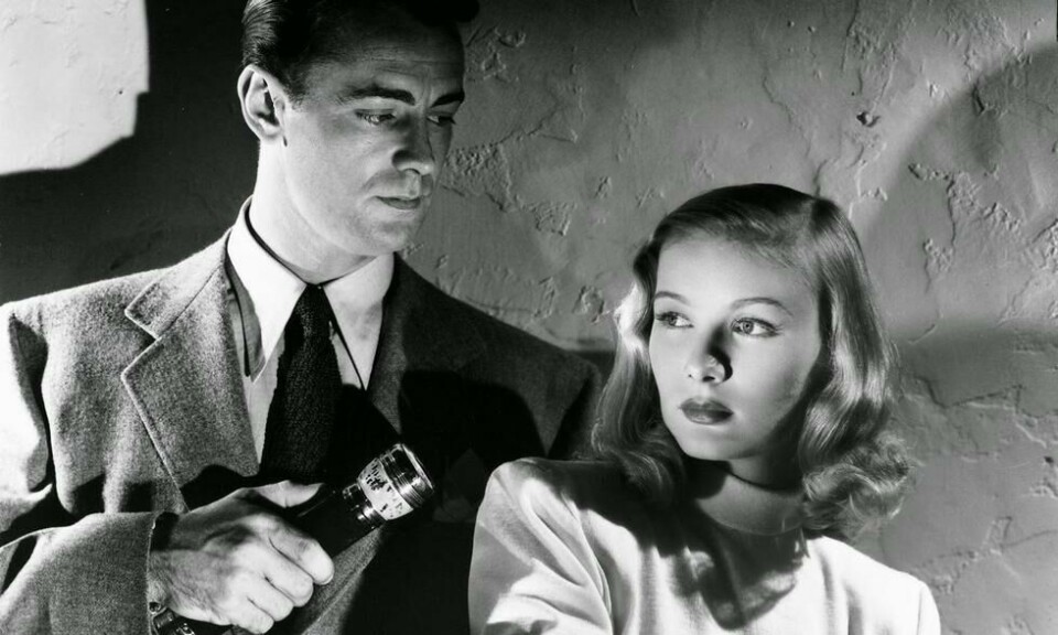 Veronica Lake og Alan Ladd spilte inn totalt syv filmer sammen. Her i forbindelse med thrilleren «Blue Dahlia». Foto: AP Veronica Lake og Alan Ladd spilte inn totalt syv filmer sammen. Her i forbindelse med thrilleren «Blue Dahlia». Foto: AP