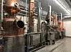 I 2018 ble det kjøpt inn og levert destilleringsutstyr, som brukes til å lage tradisjonell skotsk-inspirert norsk whisky, norsk gin og akevitt. Foto: Roger Grosvold