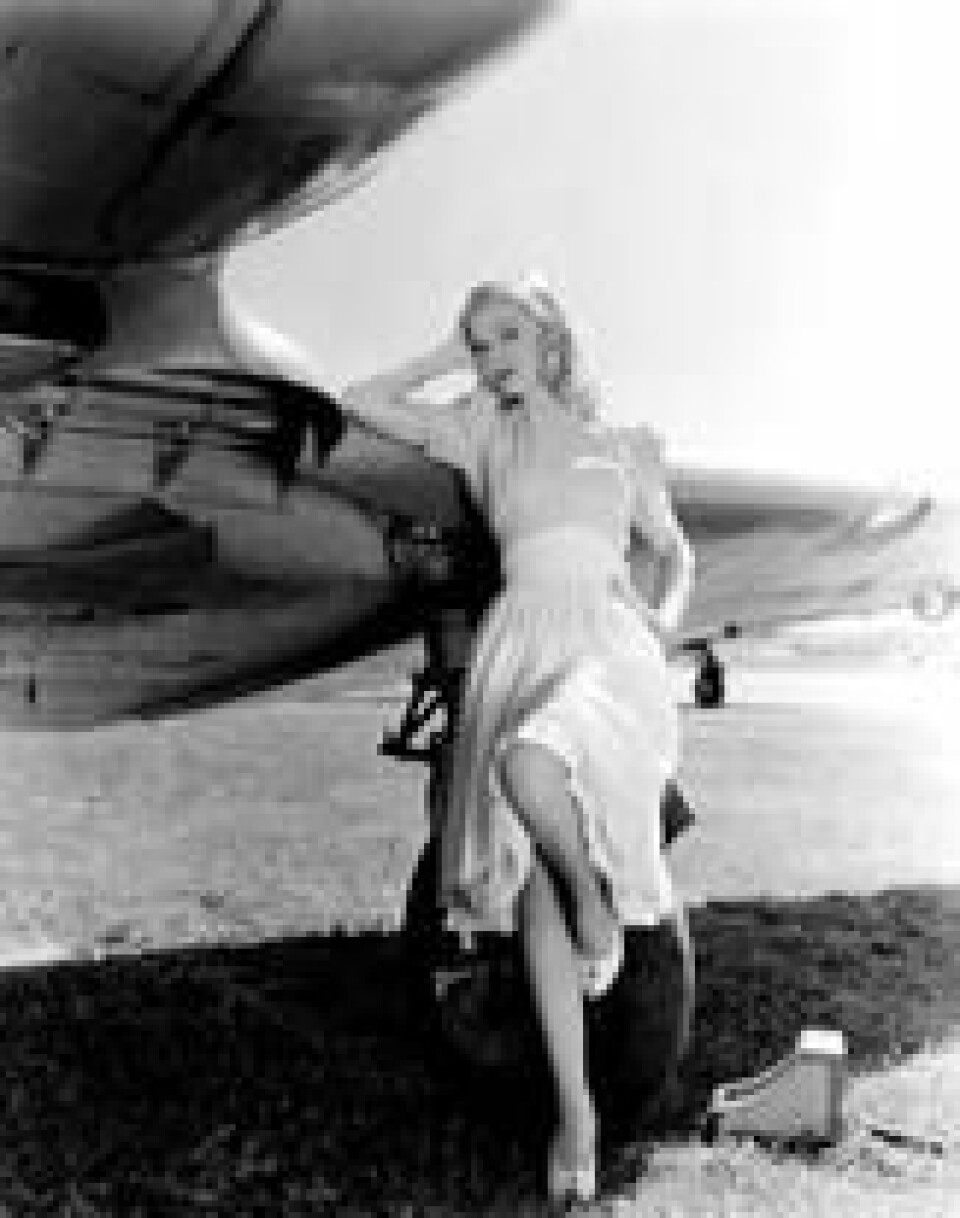 Lake fikk eget flysertifikat i 1946 og var i stand til å fly solo mellom Los Angeles og New York. Foto: DoctorMacro Lake fikk eget flysertifikat i 1946 og var i stand til å fly solo mellom Los Angeles og New York. Foto: DoctorMacro