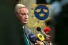 – Skulle han gå til en storkrig med et større angrep og prøve å ta Kiev, med mange tusen døde som resultat, så tror jeg at før eller siden, muligens senere heller enn før, at det også vil være slutten på Putin-regimet, sier tidligere utenriks- og statsminister i Sverige, Carl Bildt. Foto: Sören Andersson / NTB