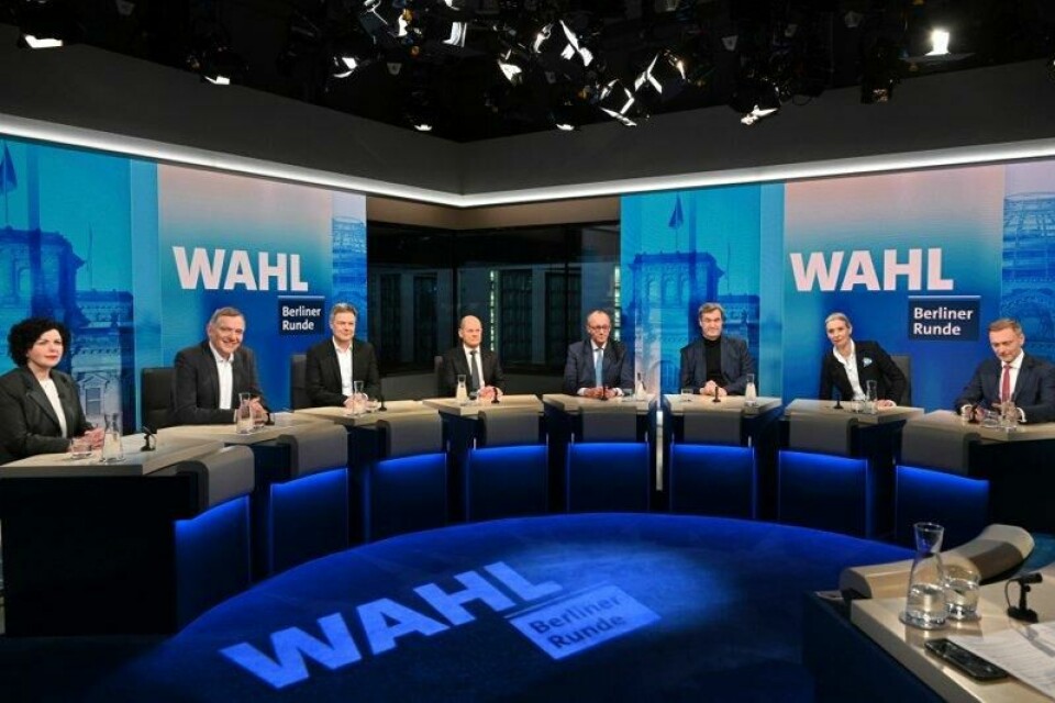 Partilederdebatten etter valget i Tyskland. Friedrich Merz (nummer fire fra høyre) gjentok at han ikke vil danne regjering sammen med Alice Weidels AfD (nummer to fra høyre).