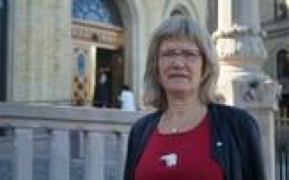 Karin Andersen reagerer kraftig på den nye regjeringsplattformen, og det hun omtaler som «dobbeltkommunikasjon» fra Frp. Karin Andersen reagerer kraftig på den nye regjeringsplattformen, og det hun omtaler som «dobbeltkommunikasjon» fra Frp.