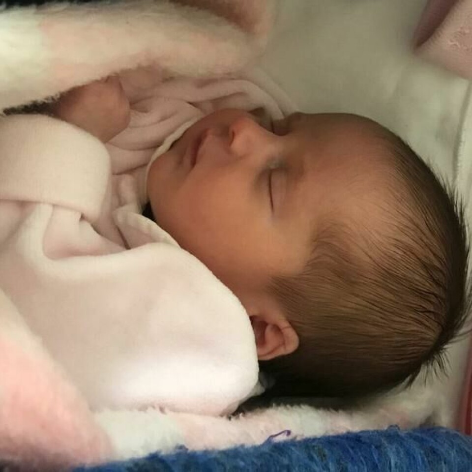 Enn så lenge er lille Ingrid Sophia lykkelig uvitende om kampen foreldrene kjemper for at hun skal få en trygg oppvekst sammen med familien i Norge. Foto: Privat Enn så lenge er lille Ingrid Sophia lykkelig uvitende om kampen foreldrene kjemper for at hun skal få en trygg oppvekst sammen med familien i Norge. Foto: Privat