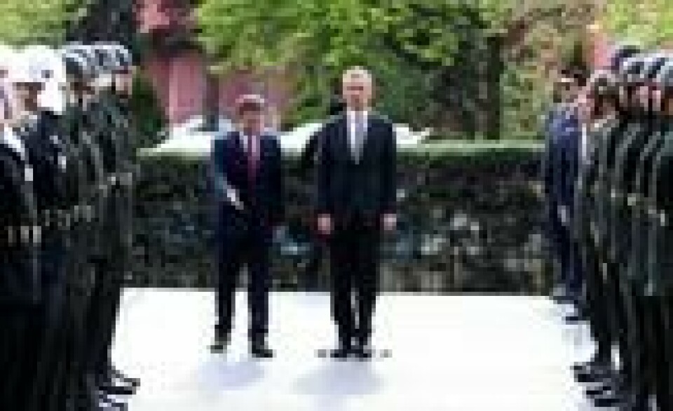Tyrkias forsvarsminister Nurettin Canikli (t.v.) sammen med Natos generalsekretær Jens Stoltenberg i Ankara 16. april 2018. Scanpix/AP. Tyrkias forsvarsminister Nurettin Canikli (t.v.) sammen med Natos generalsekretær Jens Stoltenberg i Ankara 16. april 2018. Scanpix/AP.