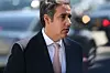 Michael Cohen var i ti år Donald Trumps advokat og fortrolige. Her ankommer han retten i Southern District i New York 26. april, med en forespørsel om å hindre Justisdepartementets tjenestemenn om å lese beslaglagte dokumenter knyttet til hans forbindelser til president Trump. Scanpix/AFP.