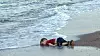 Bildet av den druknede syriske flyktninggutten Alan Kurdi skylt opp på land preget verden tilbake i 2015. Foto: DHA / AP / NTB