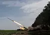 Ukrainsk artillerienhet skyter med en BM-27 Uragan, en selvgående 220 millimeter flerrakettkaster, ved en posisjon nær en frontlinje i Donetsk-regionen 27. august 2022. Foto: Anatolii Stepanov / AFP