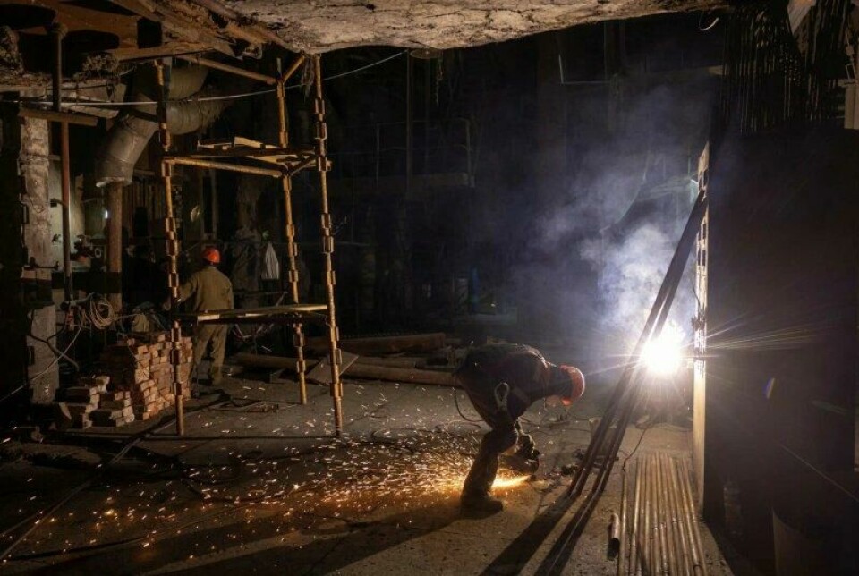 Dette varmekratfverket, på et hemmelig sted i Ukraina, er blant mange som har vært rammet av russiske missilangrep. Tidligere denne måneden var ansatte i gang med å reparere skadene. Dette varmekratfverket, på et hemmelig sted i Ukraina, er blant mange som har vært rammet av russiske missilangrep. Tidligere denne måneden var ansatte i gang med å reparere skadene. Foto: Valentyn Ogirenko / Reuters / NTB