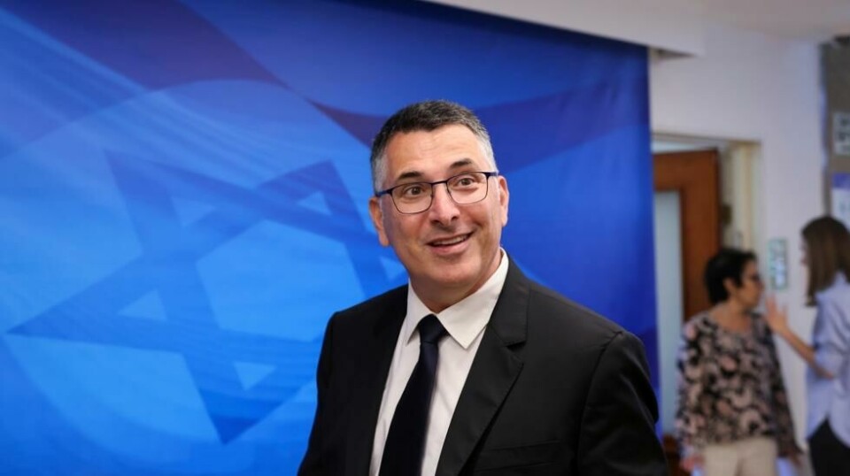 Israels tidligere justisminister Gideon Saar har vært en skarp kritiker av Benjamin Netanyahu. I forbindelse med massedemonstrasjonene mot Netanyahu før den siste Gaza-krigen brøt ut, kalte Saar Netanyahus regjering for antisionistisk, svak og kortsynt. Arkivfoto: Emmanuel Dunand/Pool Photo via AP / NTB