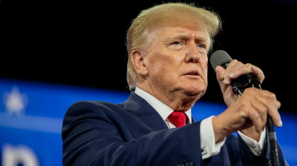 Trump på en konferanse for konservative politikere 6. august 2022. Universitetslektorer mener han mangler grunnleggende kunnskap om USAs demokrati. Foto: AFP/NTB