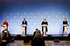 Kunnskaps- og integreringsminister Guri Melby, helse- og omsorgsminister Bent Høie, statsminister Erna Solberg og Line Vold fra FHI holder pressekonferanse om coronasituasjonen og julefeiring. Foto: NTB