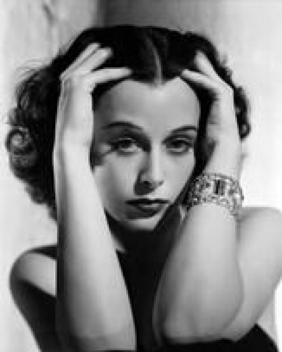Hedwig Maria Eva Kiesler skiftet navn til Hedy Lamarr – etternavnet som en hyllest til den vakre stumfilmsskuespillerinnen Barbara La Marr som døde av en overdose i 1926. Foto: AP Hedwig Maria Eva Kiesler skiftet navn til Hedy Lamarr – etternavnet som en hyllest til den vakre stumfilmsskuespillerinnen Barbara La Marr som døde av en overdose i 1926. Foto: AP