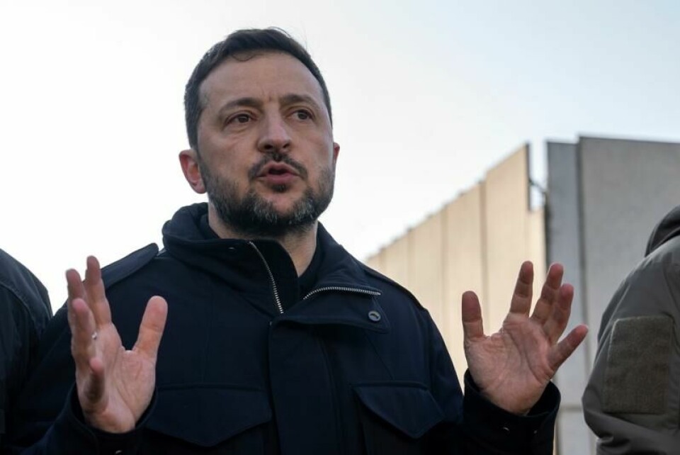 Volodymyr Zelenskyj advarer mot å stole på Vladimir Putins ønske om fred.