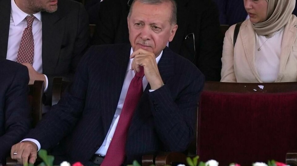Tyrkias president Recep Tayyip Erdogan i Nikosia i tyrkisk-støttede Nord-Kypros tidligere denne måneden. Nord-Kypros ble okkupert av Tyrkia i 1974. Den israelske regjeringen mener Erdogan i helgen truet med å invadere Israel. Foto: Petros Karadjias / AP / NTB