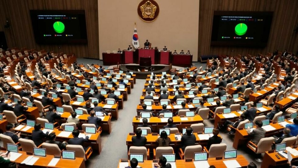 Nasjonalforsamlingen i Sør-Korea stemte for en lov som strammer inn lovverket mot deepfake-forbrytelser i landet 26. september. Nasjonalforsamlingen i Sør-Korea stemte for en lov som strammer inn lovverket mot deepfake-forbrytelser i landet 26. september. Foto: Ahn Young-joon / AP / NTB