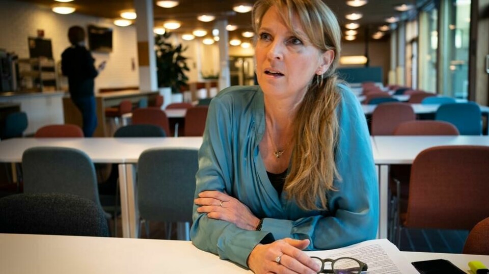 Dersom FHIs anslag slår til, kan mellom tre og fire millioner nordmenn bli smittet av corona de neste ukene og månedene. Da vil sykefraværet trolig bli svært høyt, og viktige deler av samfunnet kan bli sterkt berørt og delvis lammet. – Vi har høy beredskap for dette, bekrefter avdelingsdirektør i Folkehelseinstituttet, Line Vold.