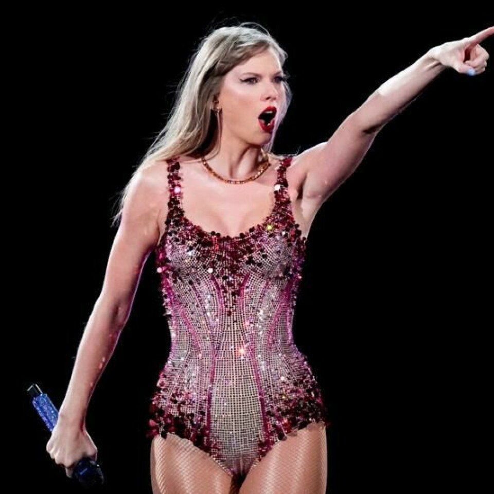 Taylor Swift under en konsert i Buenos Aires i november. Den amerikanske megastjernen har gått ut og støttet Kamala Harris, noe som har fått Donald Trump til å reagere.