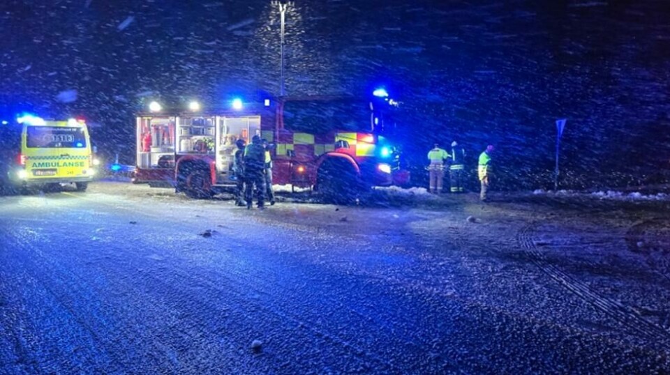 En rutebuss kjørte av veien i Hadsel kommune i Nordland 2. juledag. Politiet er usikre på om antallet passasjerer som de gikk ut med tidligere i dag, er riktig.