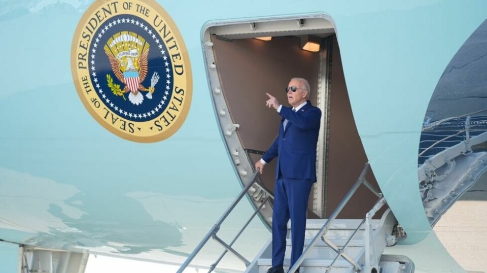 President Joe Biden ankommer John F. Kennedy International Airport i New York, mandag 26. februar 2024.