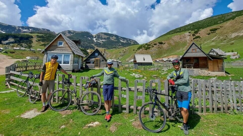 Klar for 5000 kilometer på sykkelruten Trns Dinarica Trans Dinarica fra det skogkledde landskapet i Slovenia, åssidene i Montenegro og Nord-Makedonia, elvene i Bosnia og Serbia, kystlinjene til Kroatia og Albania og nasjonalparkene i Kosovo.