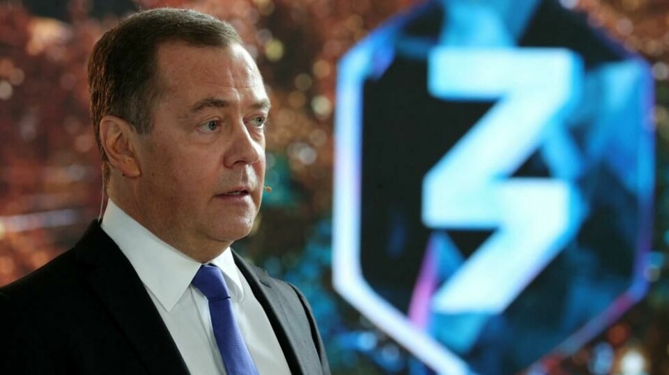 – Putin kan bli presset til å starte en krig med Nato snart. En fullskala bakkekrig med Nato vil føre til en større kostnad for menneskeheten enn andre verdenskrig. En tredje verdenskrig ville være mer dødeligere. Vi er klare, advarer nestleder i Russlands sikkerhetsråd og tidligere president i Russland, Dmitrij Medvedev,