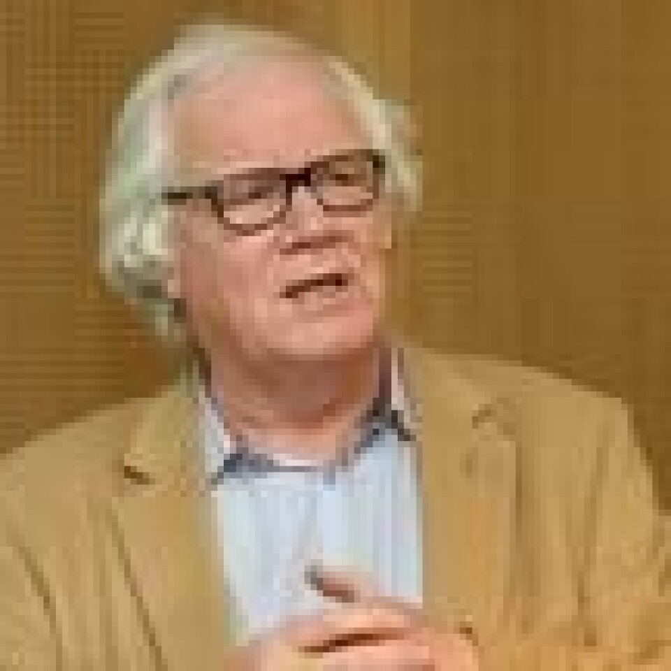 GIR FORSKJELL: – Kommunenes inntektssystem er ment å gi likeverdig tilbud over hele landet. Omfordelingen vil gi forskjeller, mener professor Bjarne Jensen. GIR FORSKJELL: – Kommunenes inntektssystem er ment å gi likeverdig tilbud over hele landet. Omfordelingen vil gi forskjeller, mener professor Bjarne Jensen. Foto: Thomas Vermes / ABC Nyheter
