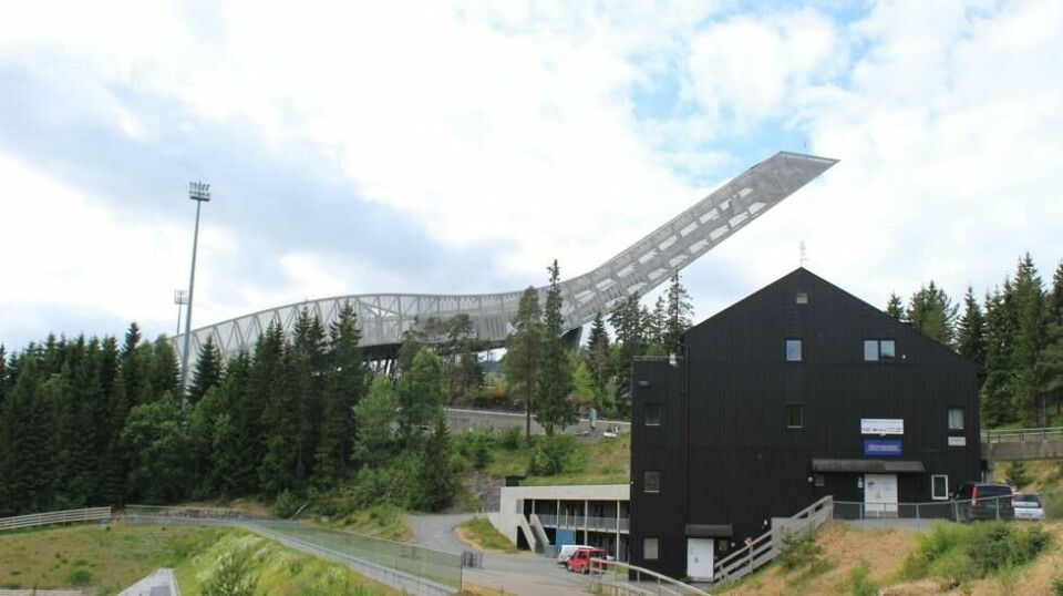 Da nye Holmenkollen åpnet i 2010 ble det omtalt som «verdens mest moderne skianlegg». Det kostet 1,8 milliarder kroner, men det er gratis og åpent for publikum å bruke - 365 dager i året.