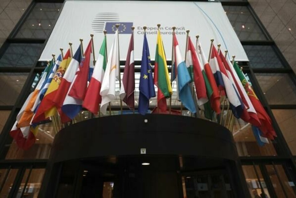 EUs ministerråd har vedtatt nye sanksjoner mot Russland – og for første gang også mot Kina.