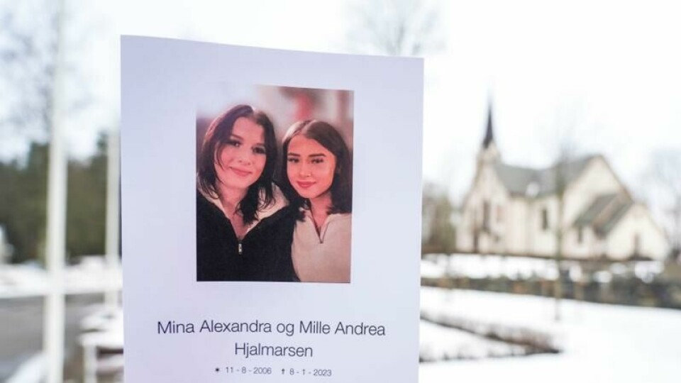 Tvillingene Mina Alexandra og Mille Andrea Hjalmarsen ble funnet døde i Spydeberg 8. januar i fjor.