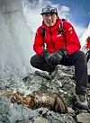 Et team fra National Geographic under ledelsen av Jimmi Chin har funnet en støvel og en sokk som trolig tilhørte en 22 år gammel britisk eventyrer som forsvant i 1924. Foto: Jimmy Chin / National Geographic via AP / NTB