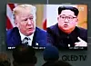 Det har vært noe forvirring om de to statslederne Donald Trump (t.v) og Kim Jong-un (t.h.) faktisk vil møtes i sommer. Scanpix/AP.