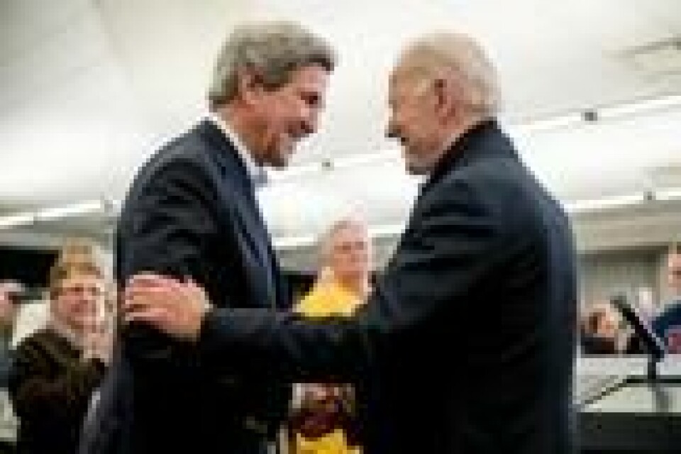 USAs kommende president Joe Biden (t.h.) vil ha tidligere utenriksminister John Kerry (t.v.) som sin spesialutsending med ansvar for klima. Foto: AP / NTB USAs kommende president Joe Biden (t.h.) vil ha tidligere utenriksminister John Kerry (t.v.) som sin spesialutsending med ansvar for klima. Foto: AP / NTB Foto: NTB scanpix