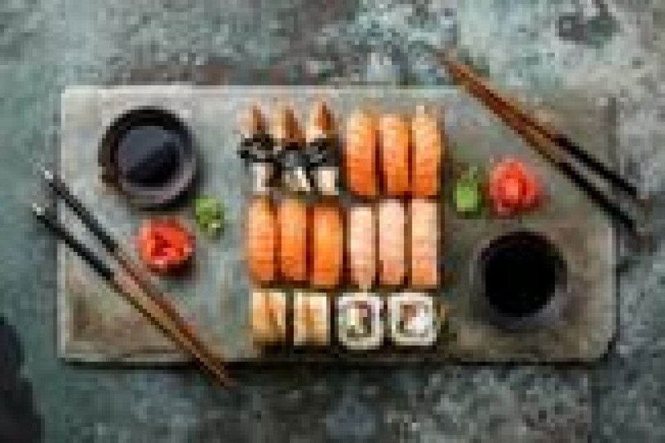 Sushi, en kjent japansk klassiker. Illustrasjonsfoto: Scanpix/Shutterstock. Sushi, en kjent japansk klassiker. Illustrasjonsfoto: Scanpix/Shutterstock.