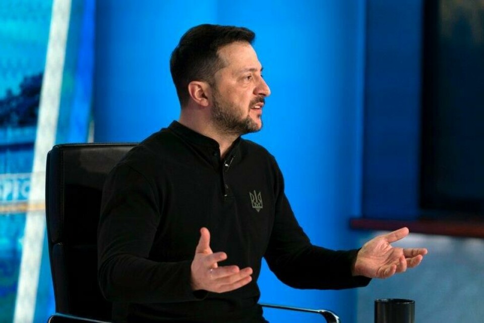 Etter fredagens krangel med Donald Trump i Det hvite hus sier Volodymyr Zelenskyj at han tror det er mulig å redde forholdet til den amerikanske presidenten. Han sier han respekterer Trump og det amerikanske folket og ikke ønsker å miste USA som partner.