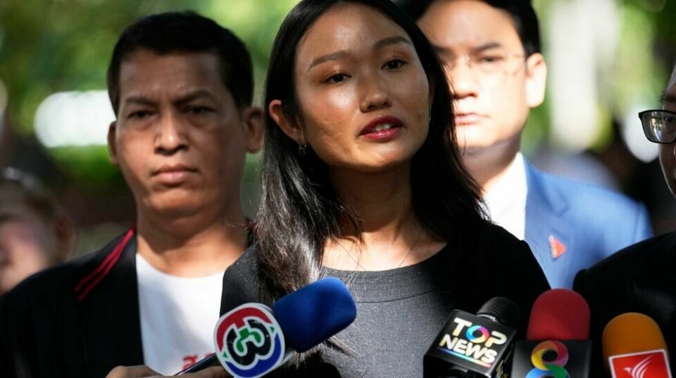 Opposisjonspolitikeren Chonthicha Jangrew er dømt til to års fengsel for å ha fornærmet kongehuset i Thailand. Hun er foreløpig på frifot og avventer utfallet av anken. Foto: Sakchai Lalit / AP / NTB